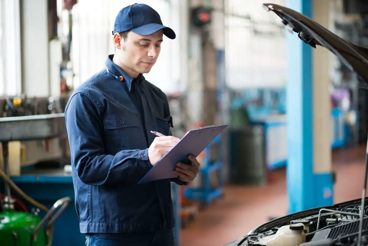 labor rate for auto repair in 2023